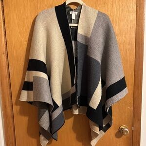 Geometric Patterned Poncho - Burberry Lookalike